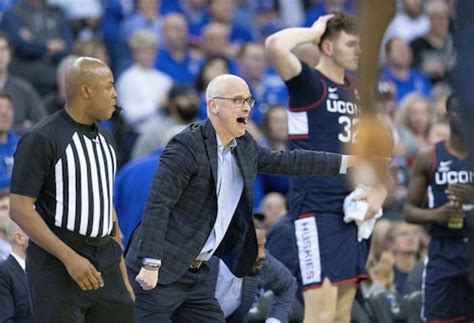 uconn vs iona experts picks.